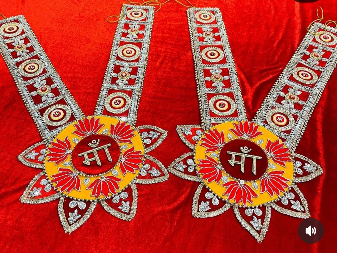 Maa Lotus Designer Haar In Pair